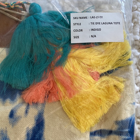 Lu+Elle Tie Dye Laguna Tote in Indigo - Picture 2 of 9